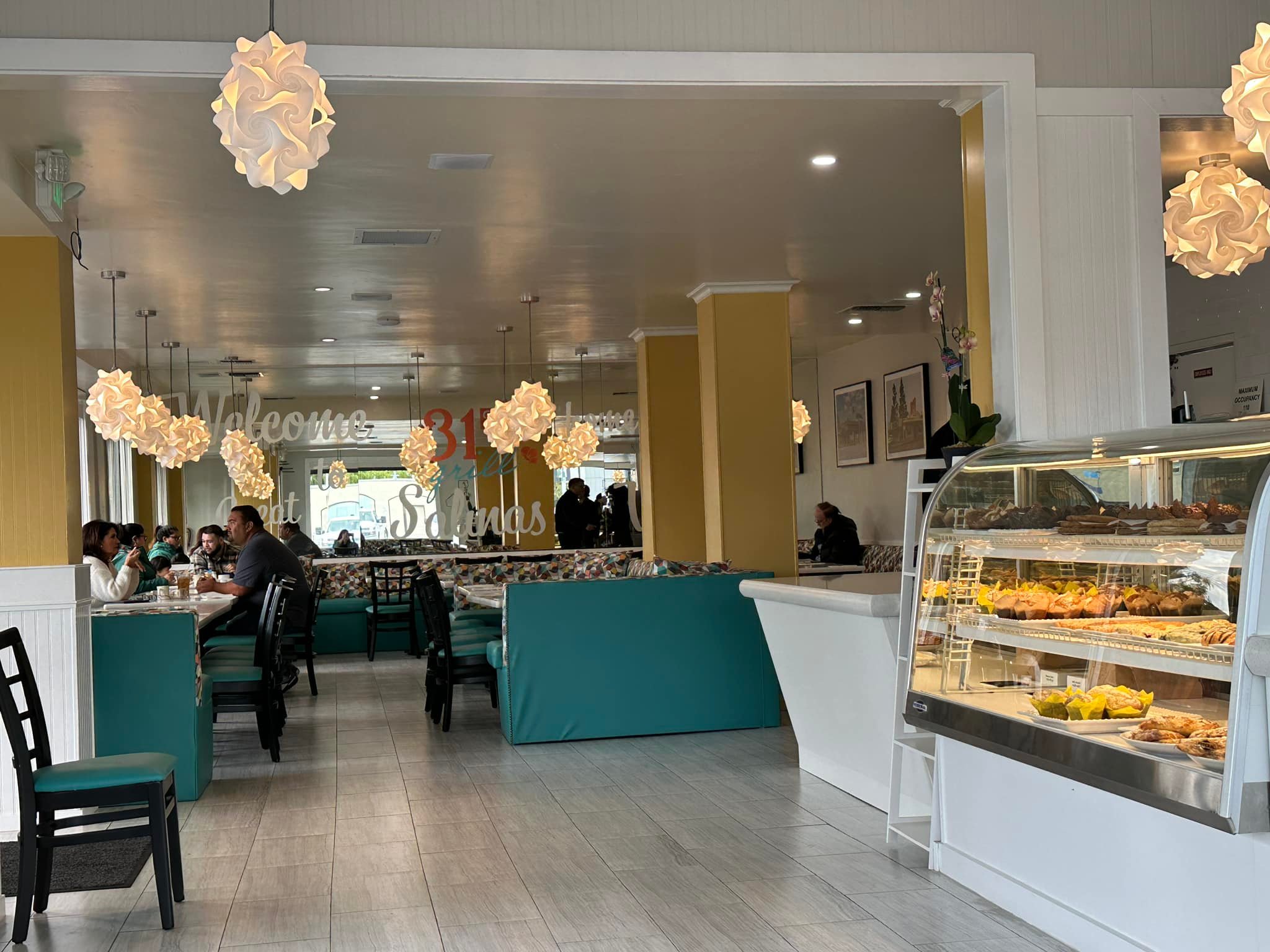 31st Grill interior